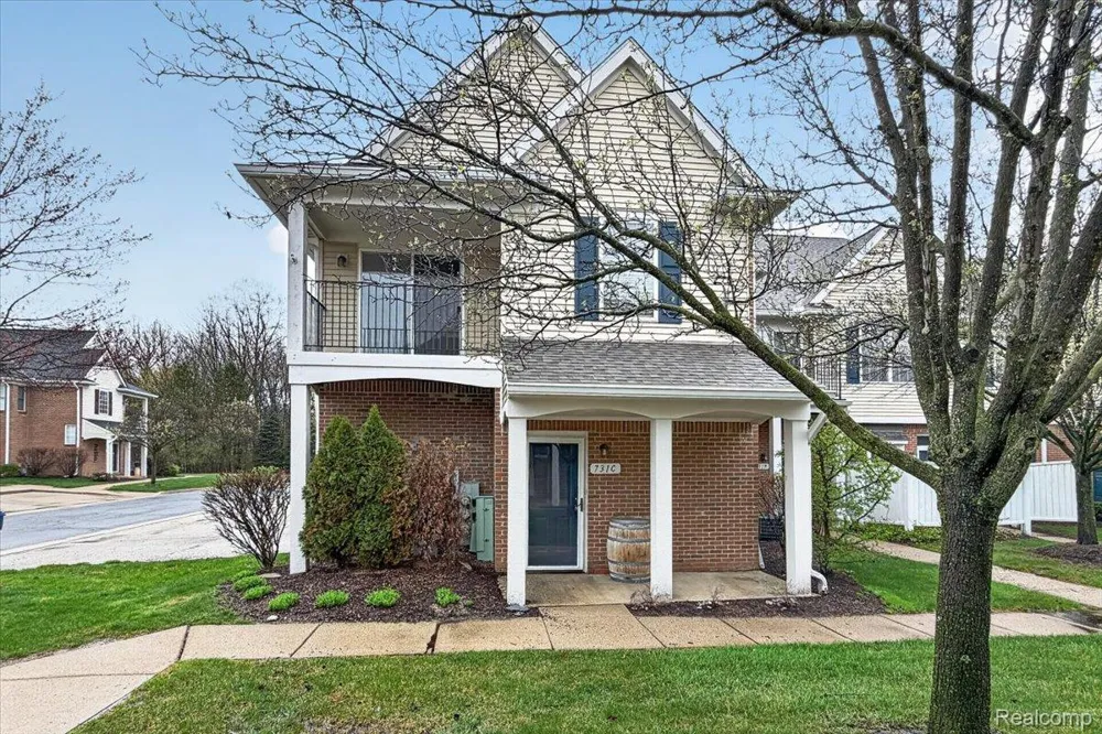 731 Amberly Drive #C Waterford Charter Township, MI 48328