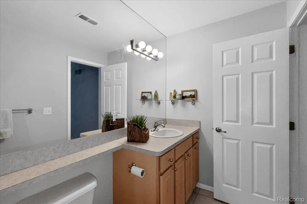 731 Amberly Drive #C Waterford Charter Township, MI 48328