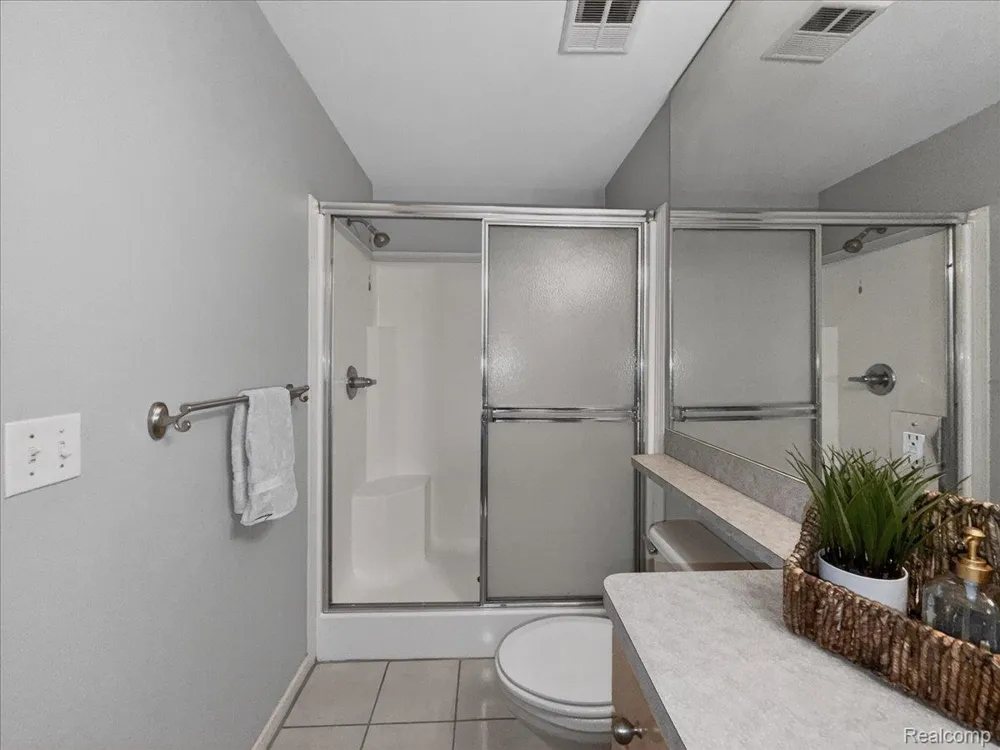 731 Amberly Drive #C Waterford Charter Township, MI 48328