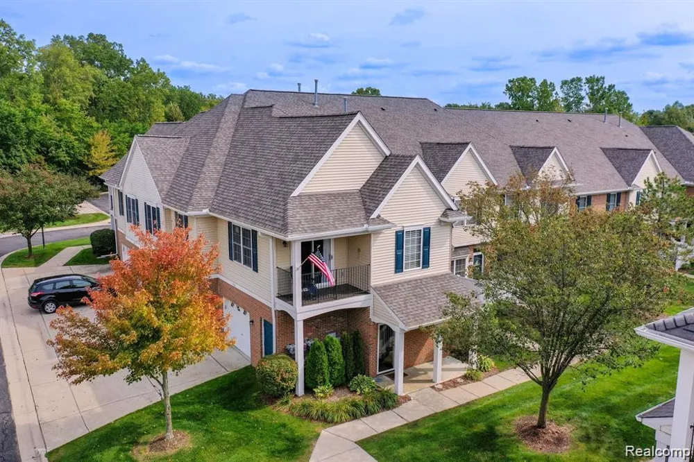 731 Amberly Drive #C Waterford Charter Township, MI 48328