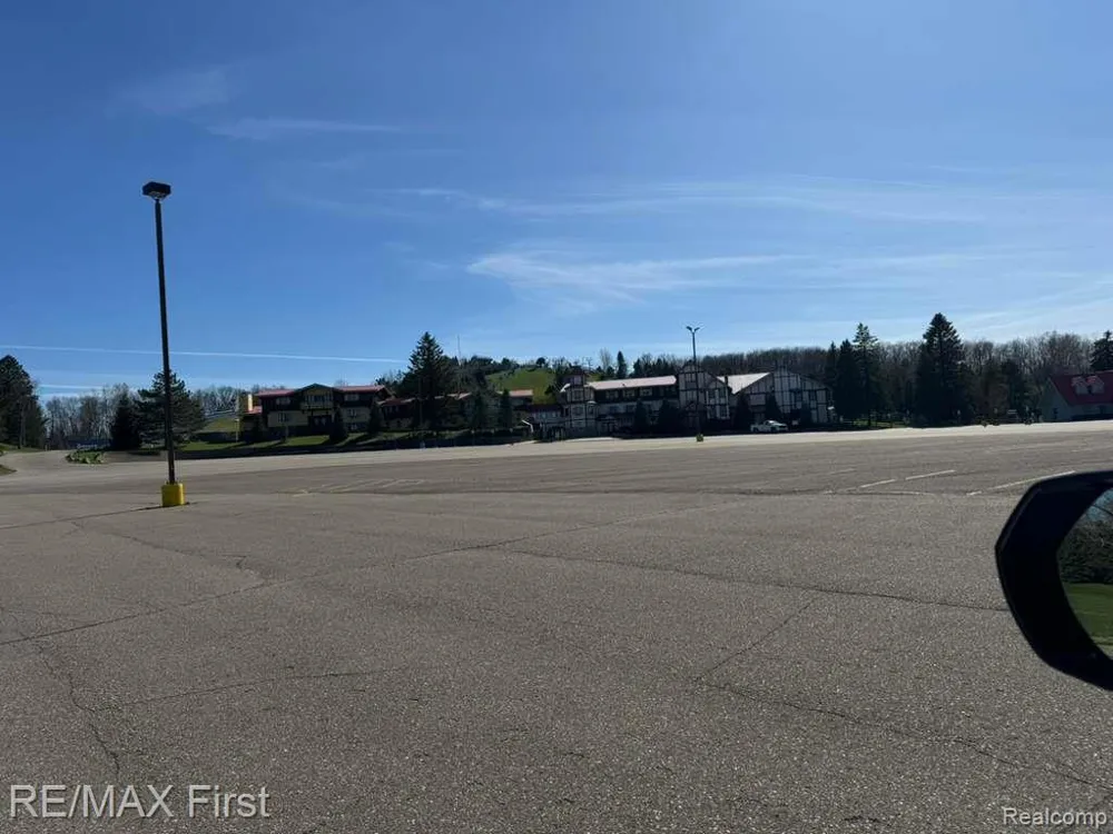 Unit 3 Big Sky Drive Groveland Township, MI 48442