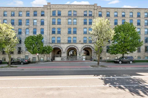 940 Monroe Avenue NW #338