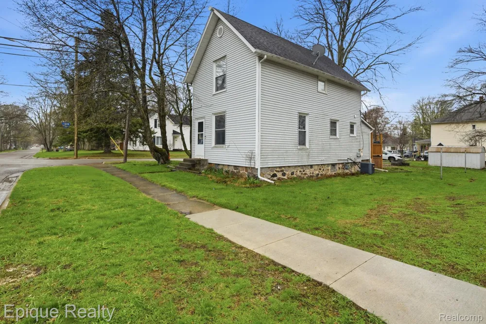 117 Mary Street Yale City, MI 48097