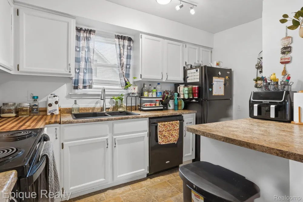 117 Mary Street Yale City, MI 48097