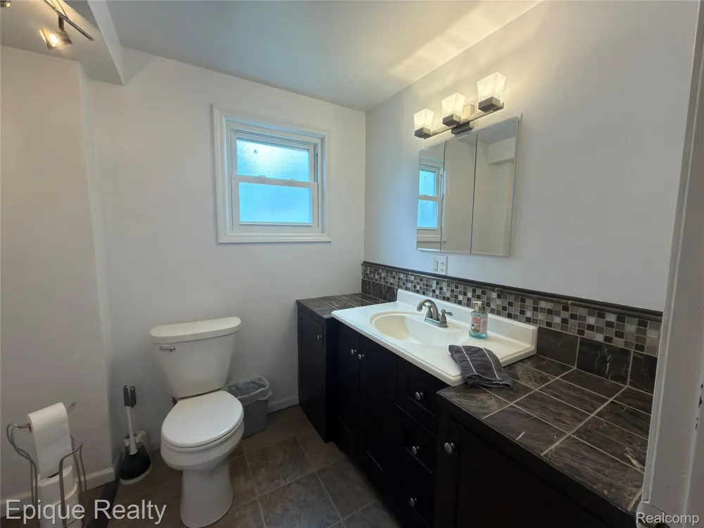 117 Mary Street Yale City, MI 48097