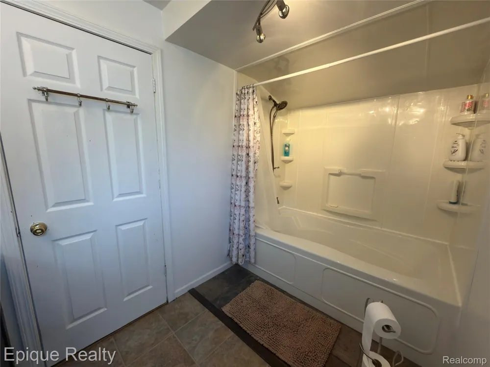 117 Mary Street Yale City, MI 48097