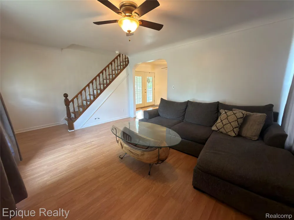 117 Mary Street Yale City, MI 48097