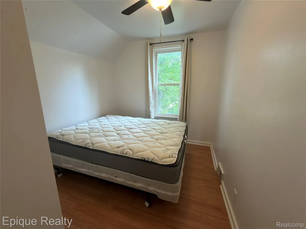 117 Mary Street Yale City, MI 48097
