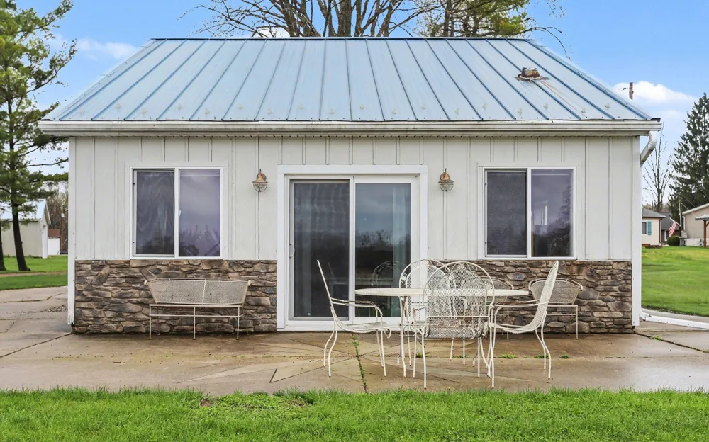 416 W Russell Drive Ovid Township, MI 49036