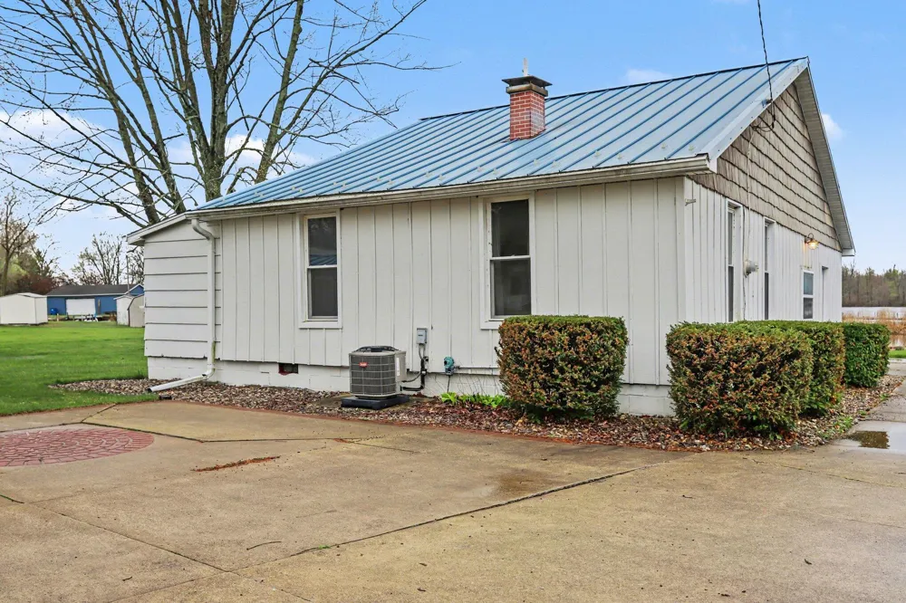 416 W Russell Drive Ovid Township, MI 49036