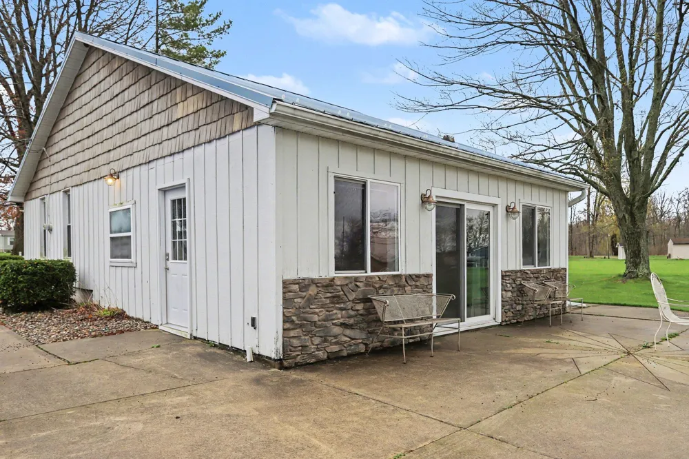 416 W Russell Drive Ovid Township, MI 49036