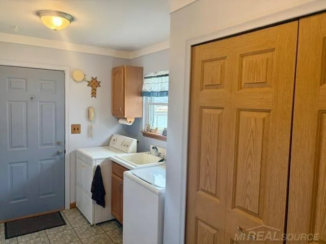 7233 Flamingo Street Clay Township, MI 48001