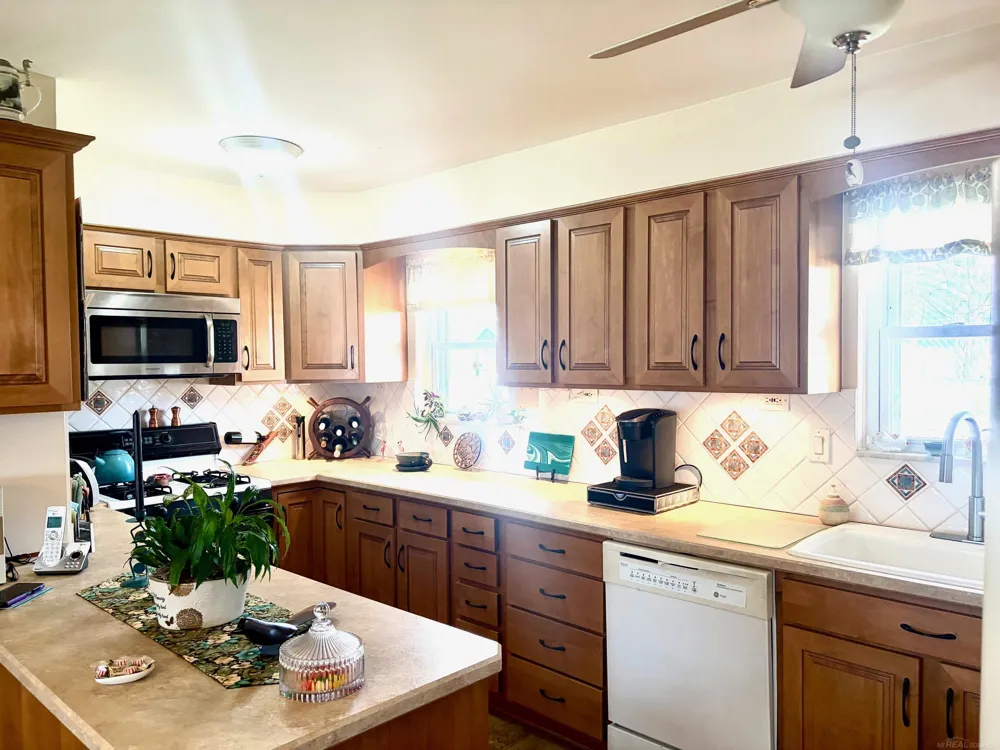 7233 Flamingo Street Clay Township, MI 48001