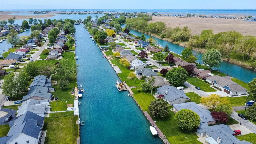 7233 Flamingo Street Clay Township, MI 48001