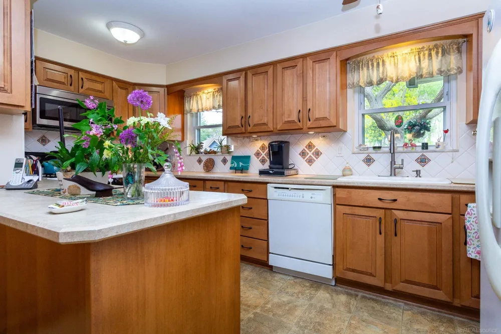 7233 Flamingo Street Clay Township, MI 48001