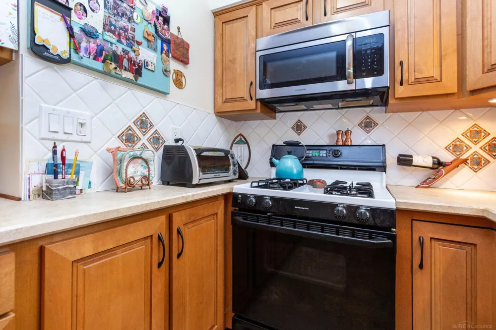 7233 Flamingo Street Clay Township, MI 48001