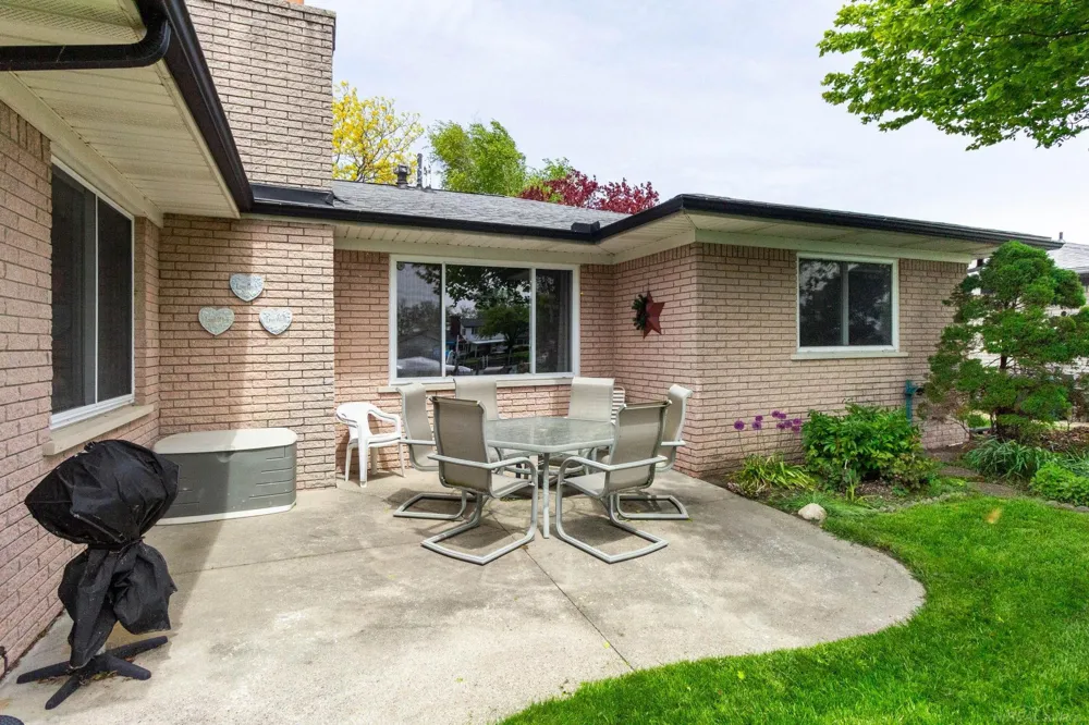 7233 Flamingo Street Clay Township, MI 48001