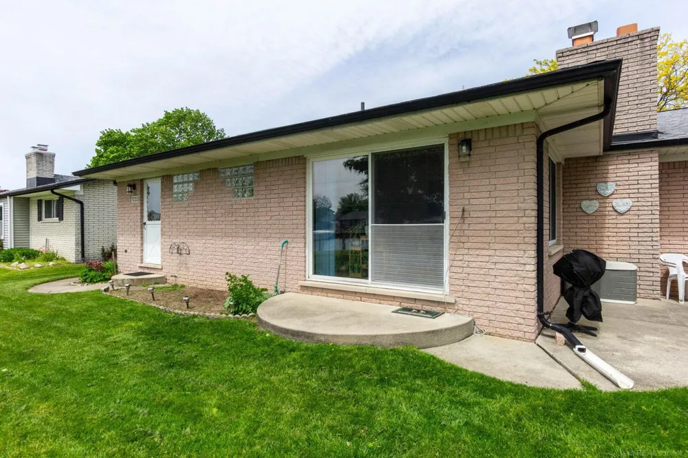 7233 Flamingo Street Clay Township, MI 48001