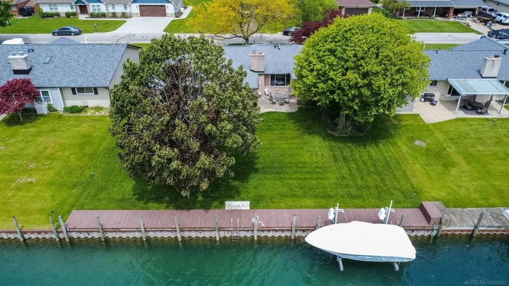7233 Flamingo Street Clay Township, MI 48001