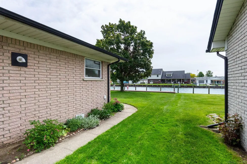 7233 Flamingo Street Clay Township, MI 48001