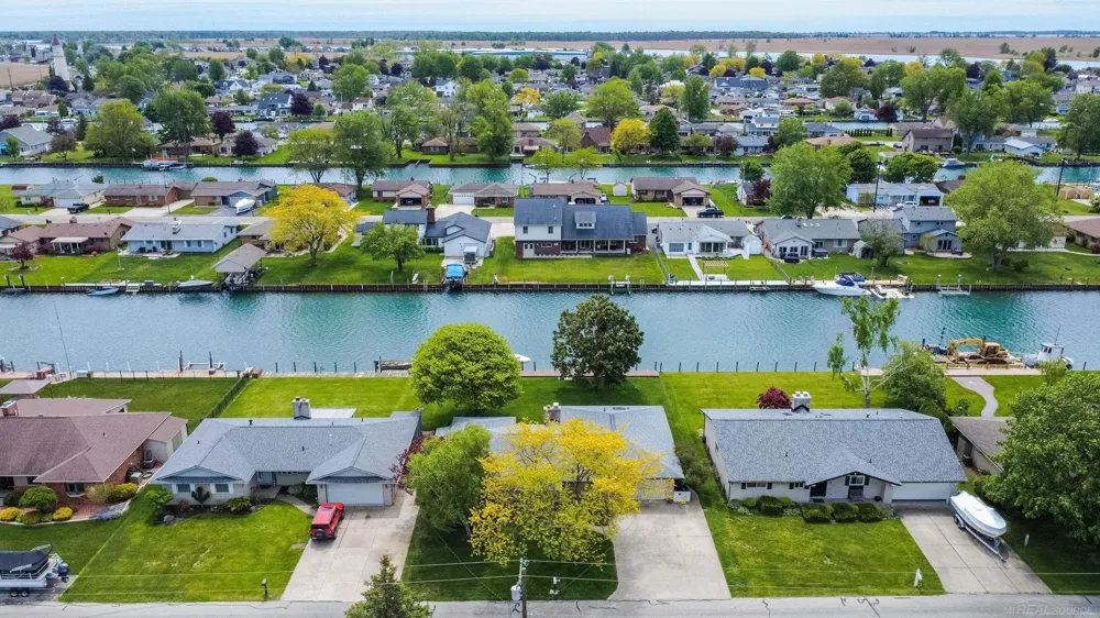 7233 Flamingo Street Clay Township, MI 48001