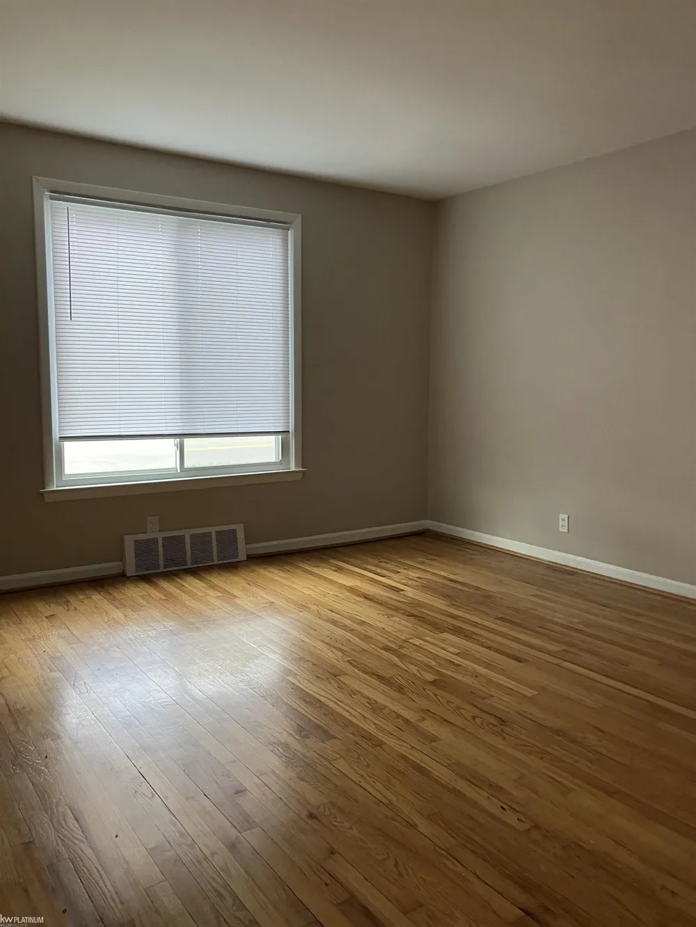 172 North #1 Avenue Mt Clemens City, MI 48043