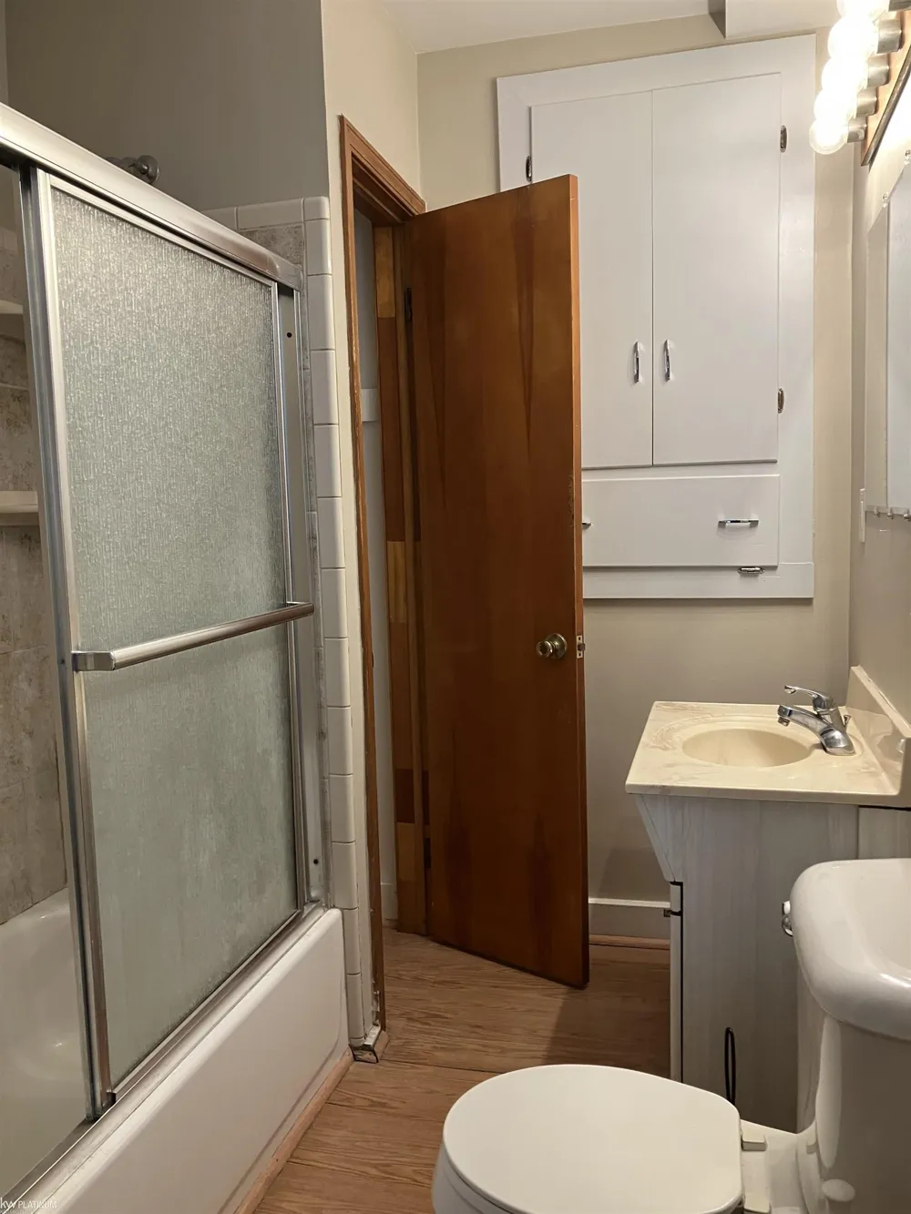 172 North #1 Avenue Mt Clemens City, MI 48043
