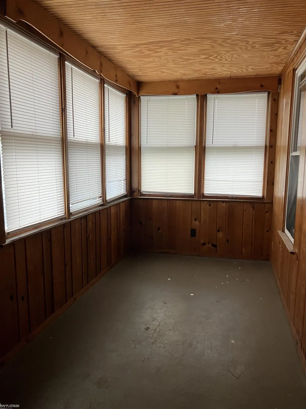 172 North #1 Avenue Mt Clemens City, MI 48043