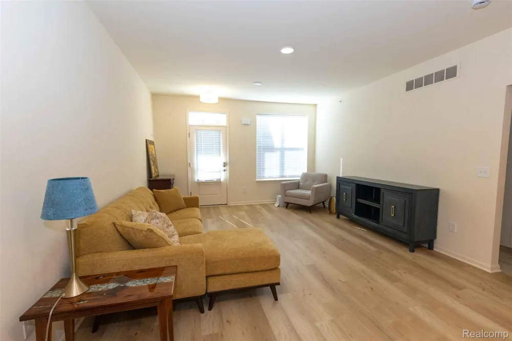 224 Jotham Avenue Auburn Hills City, MI 48326