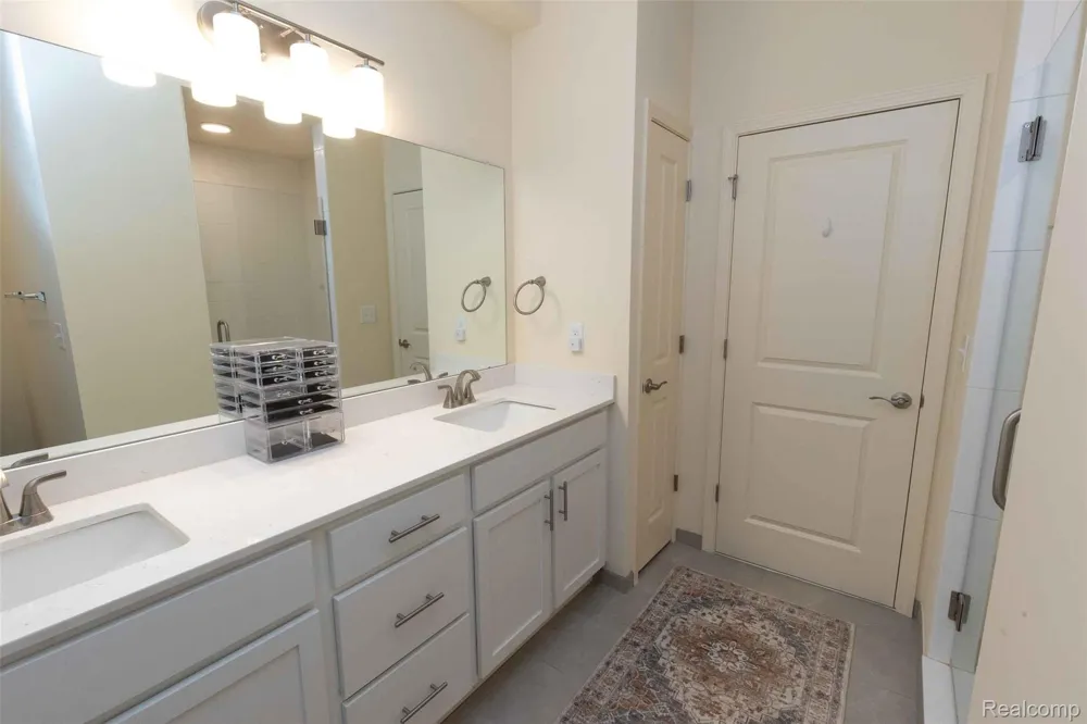 224 Jotham Avenue Auburn Hills City, MI 48326