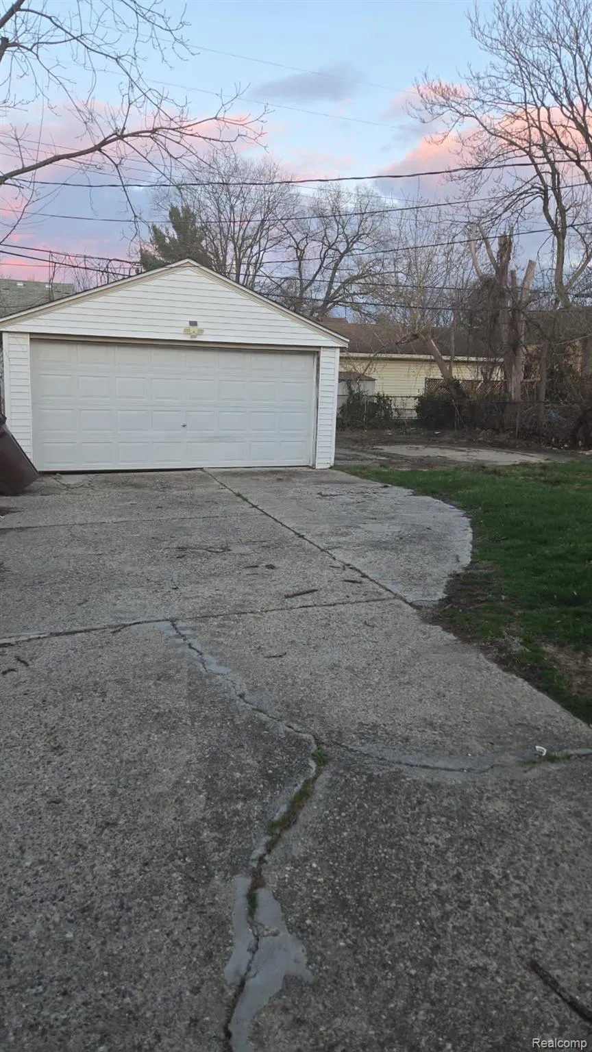 3107 Henry Street Inkster City, MI 48141