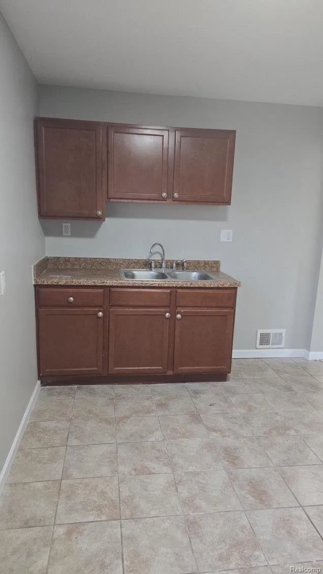 3107 Henry Street Inkster City, MI 48141