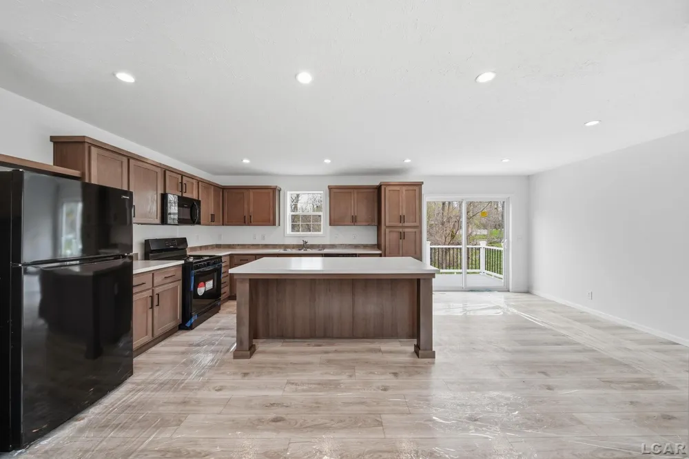 4762 Hooks Mill Drive Adrian Township, MI 49221