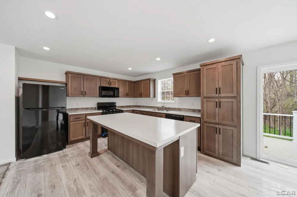 4762 Hooks Mill Drive Adrian Township, MI 49221
