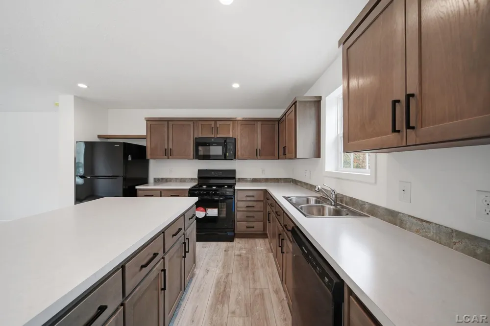 4762 Hooks Mill Drive Adrian Township, MI 49221