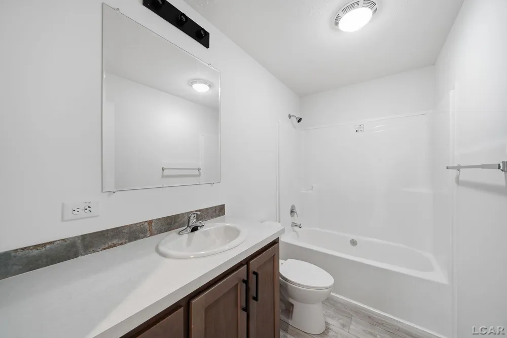 4762 Hooks Mill Drive Adrian Township, MI 49221