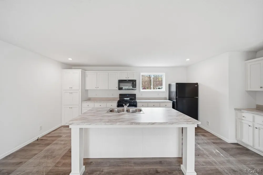 4760 Hooks Mill Road Adrian Township, MI 49221