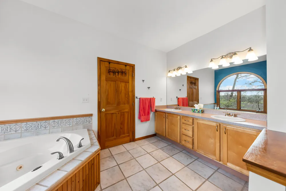 11460 Hearthside Drive Putnam Township, MI 48169