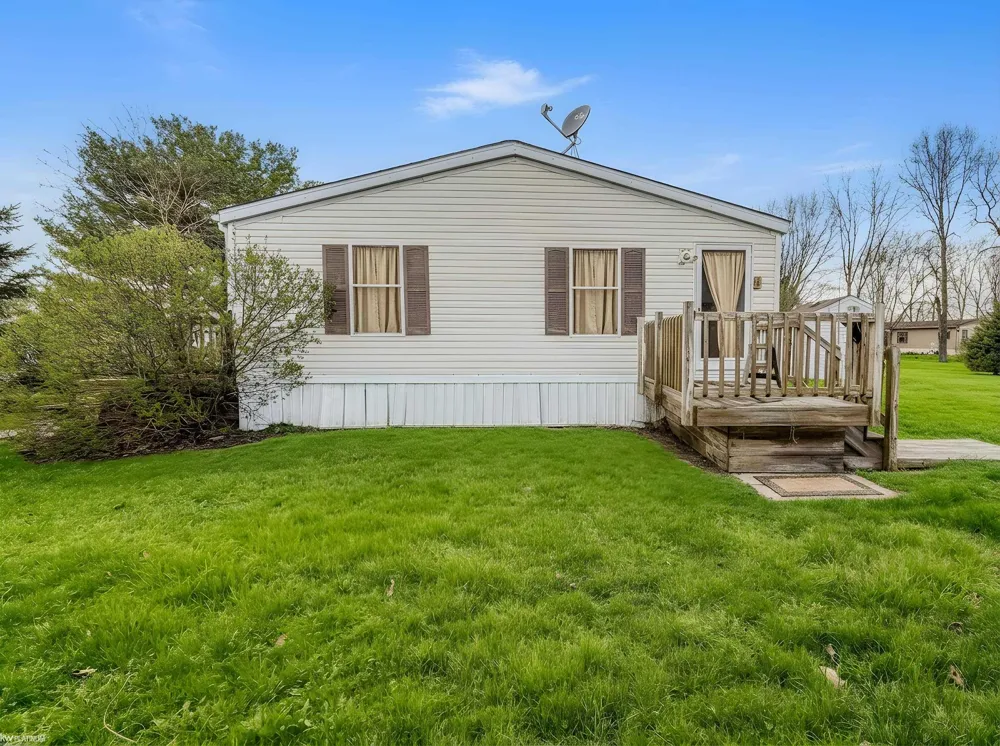 3606 Pinoak Street Clarkston City, MI 48348