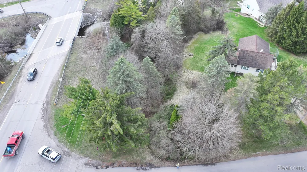 Brookview Drive Grand Blanc Charter Township, MI 48439