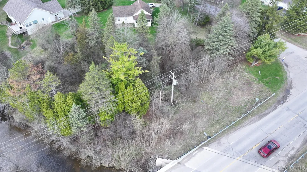 Brookview Drive Grand Blanc Charter Township, MI 48439