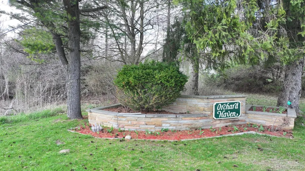 Brookview Drive Grand Blanc Charter Township, MI 48439