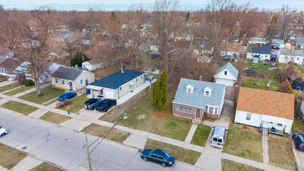 26166 Powers Avenue Dearborn Heights City, MI 48125