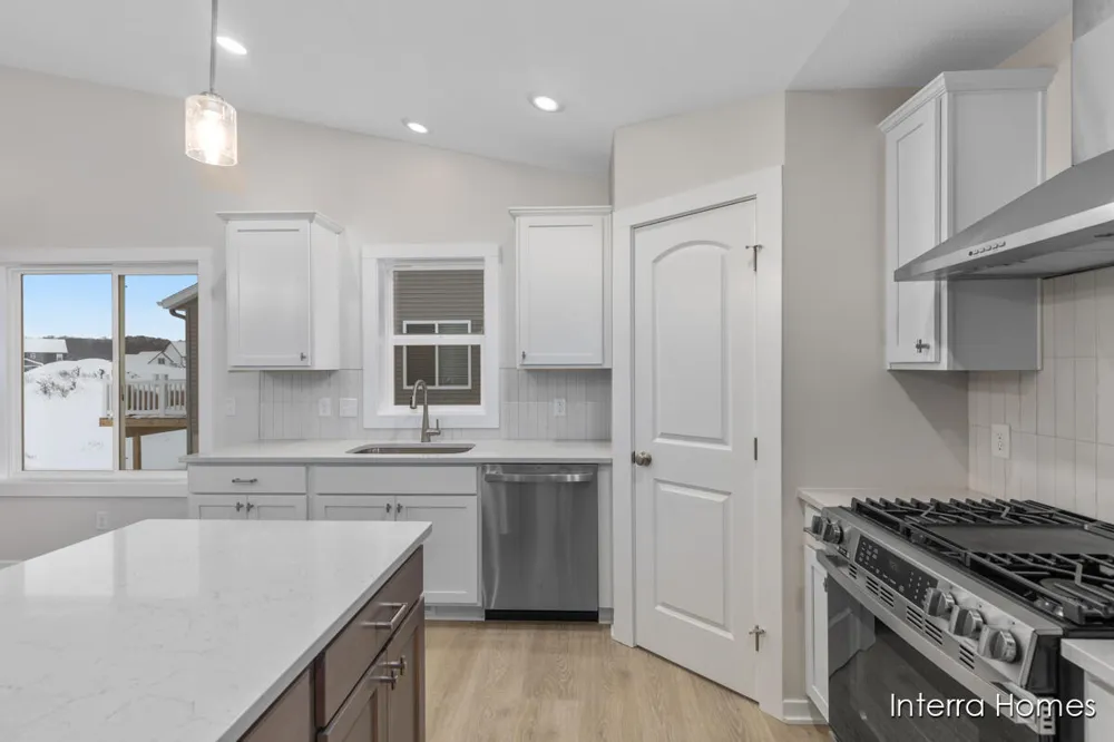 6600 Bellflower Drive SW #9 Zeeland Charter Township, MI 49464