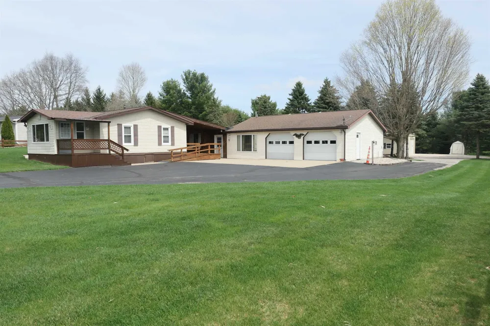 6264 Wildwood Drive Seville Township, MI 48832