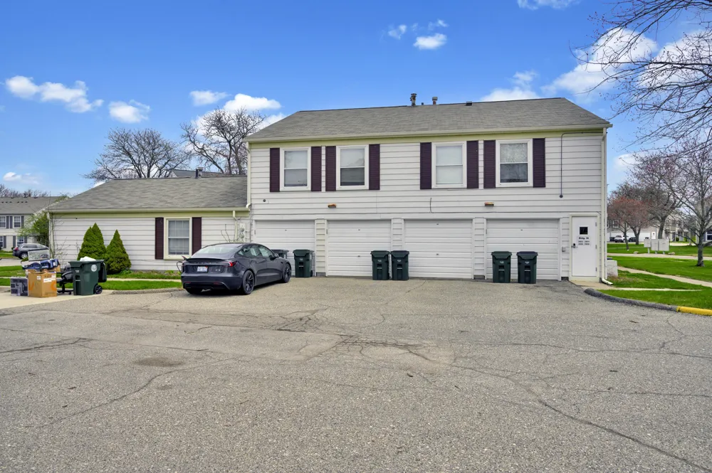 2806 Willow Ct Drive Unknown, MI 48360