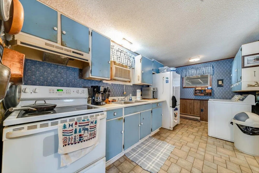 6992 Larry Street Plainfield Township, MI 48739