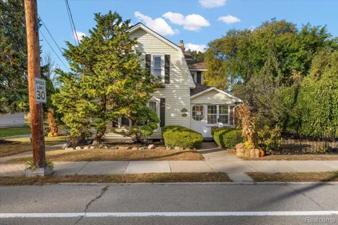 5815 Chicago Road