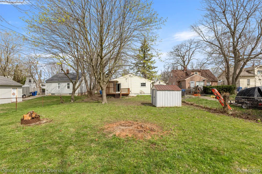 977 Boston Avenue Waterford Charter Township, MI 48328