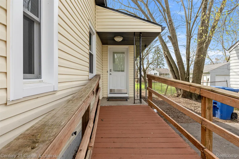 977 Boston Avenue Waterford Charter Township, MI 48328
